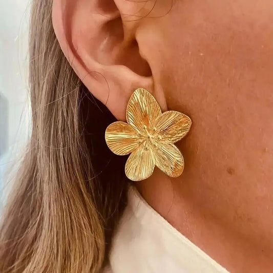 Elegant Vintage Flower Stud Earrings